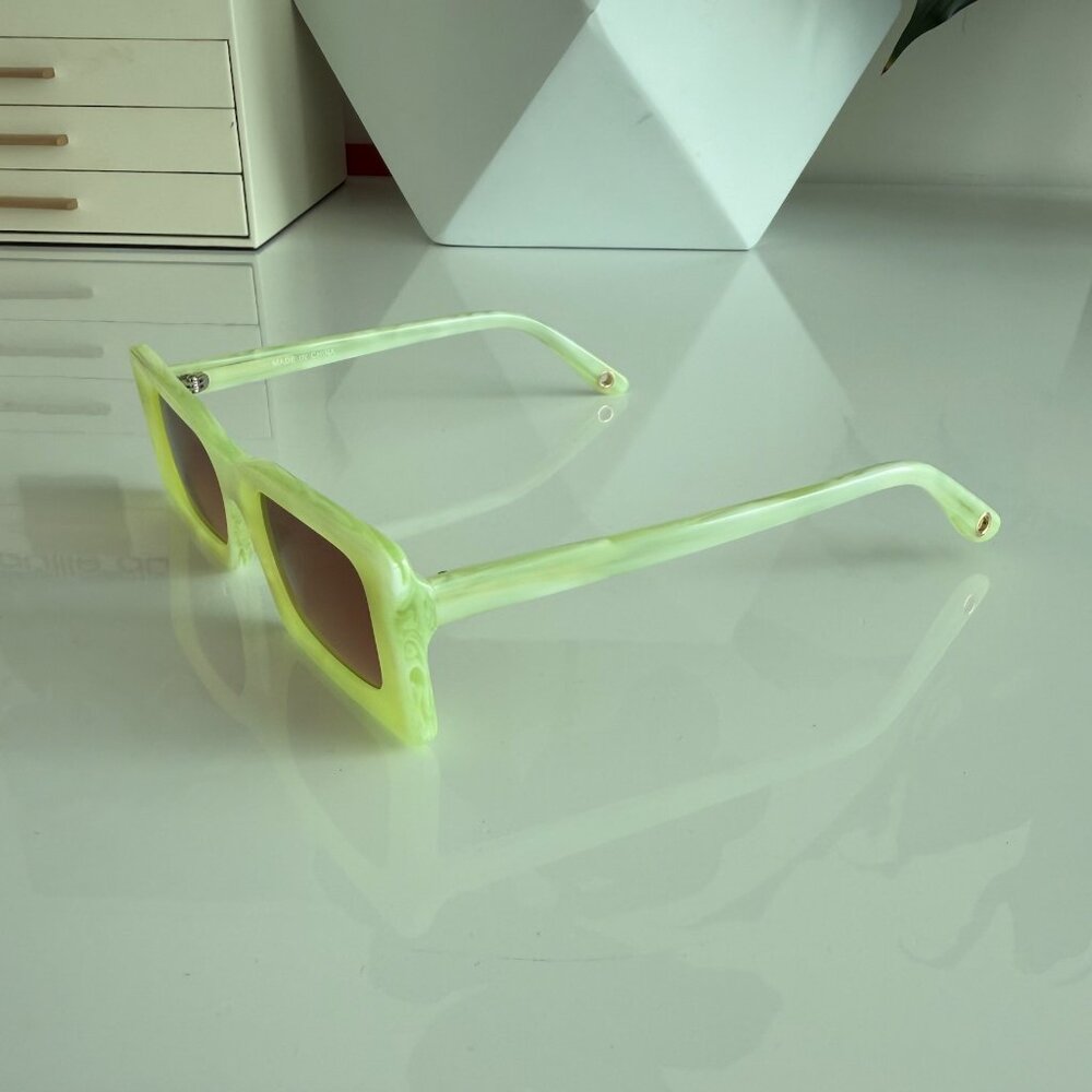 CULT GAIA Hera Sunglasses - Color Mantis - Picture 6 of 8